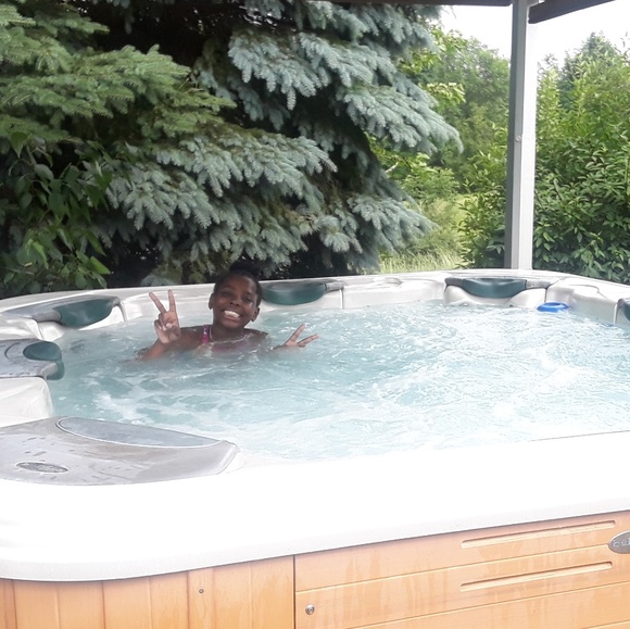 Meet your Posher, Moriah - Picture 4 of 5